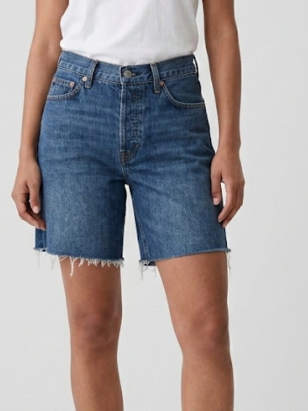 Topshop Medium Wash Blue Denim Cut Off Denim Shorts Raw Hem Womens Size 6